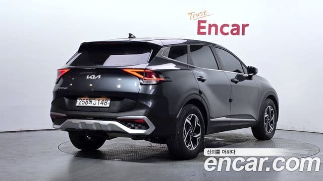Kia Sportage 2023 — ფოტო 2/20