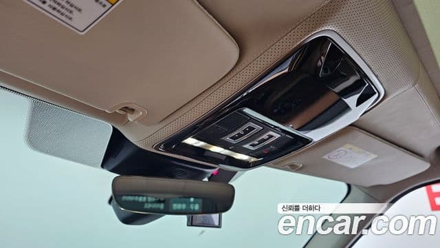 Land Rover Range Rover 2018 — Photo 31/31