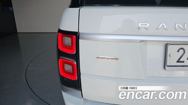 Land Rover Range Rover 2018 — Photo 21/31