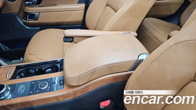 Land Rover Range Rover 2018 — Photo 27/31