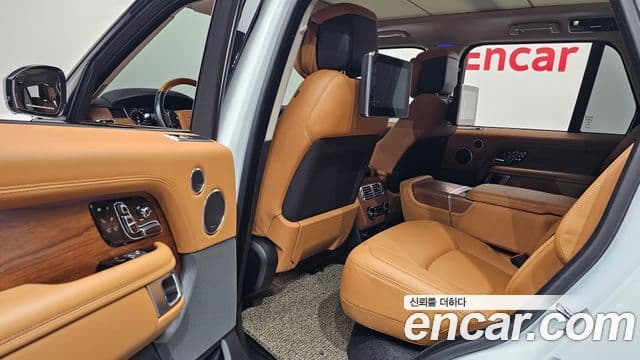 Land Rover Range Rover 2018 — Photo 20/31