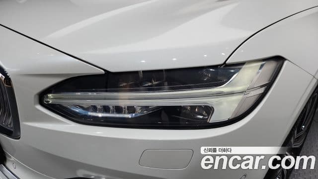 Volvo S90 2021 — Photo 2/36