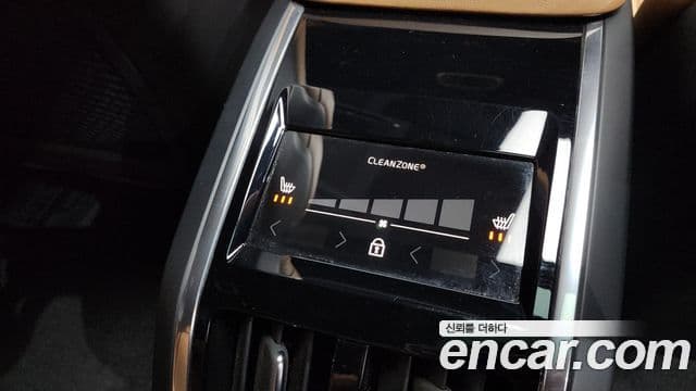Volvo S90 2021 — Photo 26/36