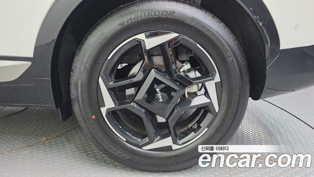 Kia Sportage 2025 — Photo 7/36
