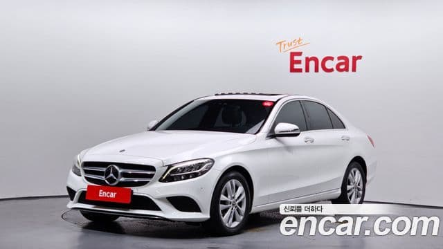 Mercedes-Benz C-Class 2019 — ფოტო 1/20