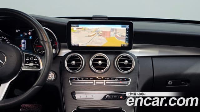 Mercedes-Benz C-Class 2019 — ფოტო 13/20