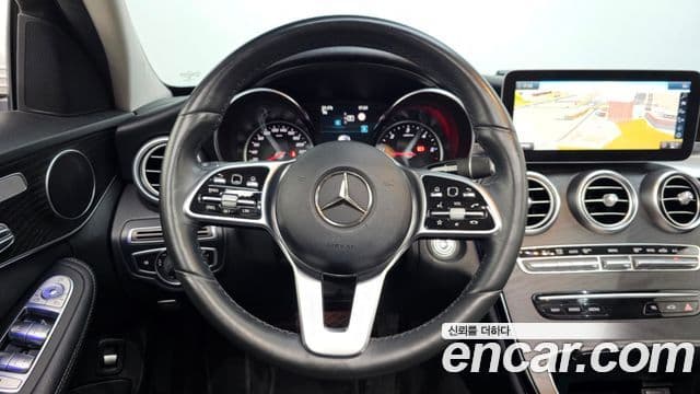 Mercedes-Benz C-Class 2019 — ფოტო 14/20