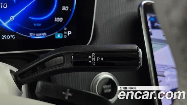 Mercedes-Benz EQE SUV 2023 — ფოტო 19/20