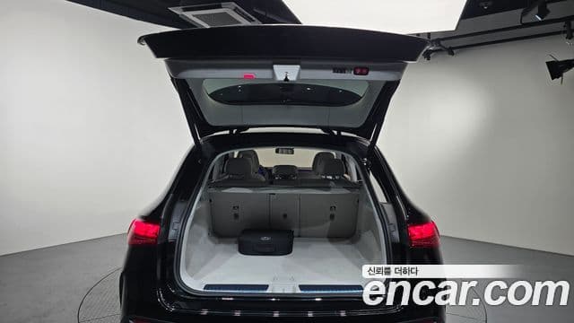 Mercedes-Benz EQE SUV 2023 — ფოტო 10/20