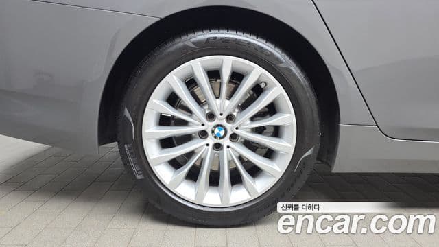 BMW 5 Series 2021 — ფოტო 5/20