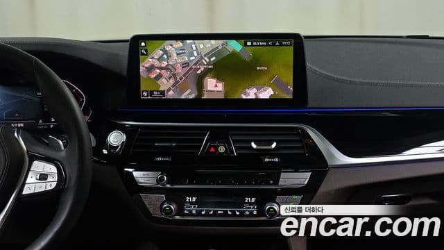 BMW 5 Series 2021 — ფოტო 14/20