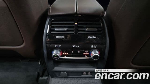 BMW 5 Series 2021 — ფოტო 19/20