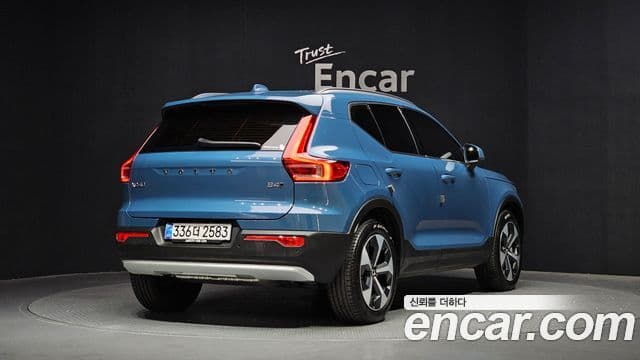 Volvo XC40 2025 — Şəkil 2/20