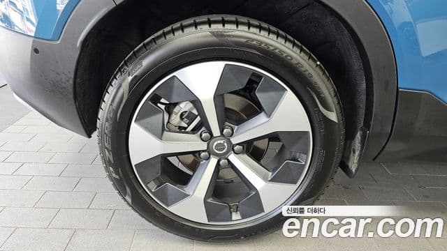 Volvo XC40 2025 — Şəkil 5/20
