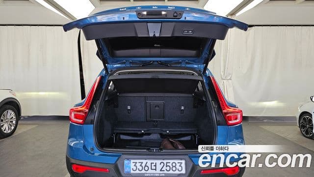 Volvo XC40 2025 — Şəkil 20/20