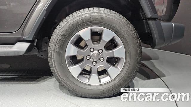 Jeep Wrangler 2019 — Photo 7/34
