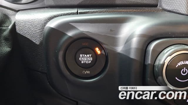 Jeep Wrangler 2019 — Photo 18/34