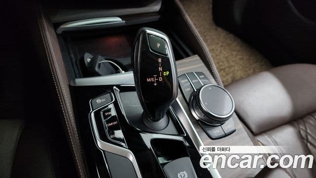BMW 5 Series 2018 — Фото 9/20