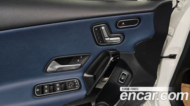 Mercedes-Benz A-Class 2020 — ფოტო 13/20