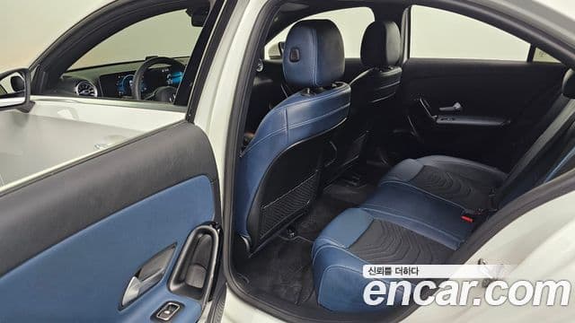Mercedes-Benz A-Class 2020 — Photo 18/29