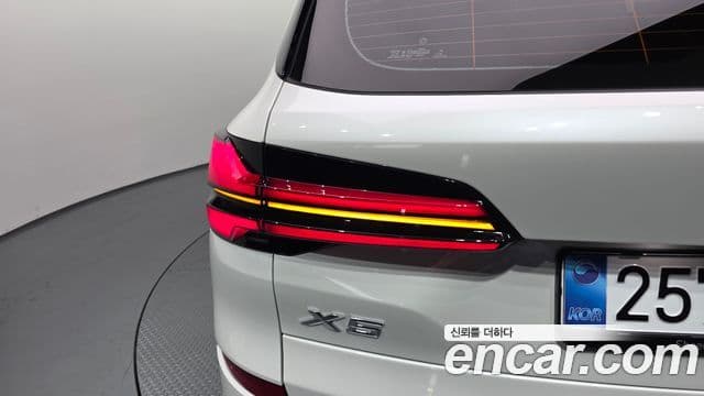 BMW X5 2025 — Photo 18/39