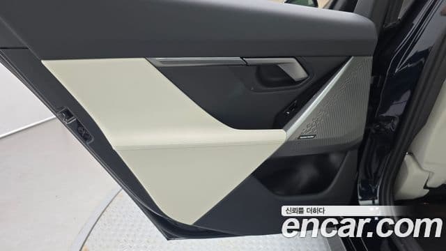 BMW 5 Series 2025 — ფოტო 16/31