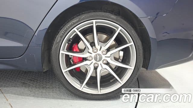 Genesis G70 2019 — Photo 29/39