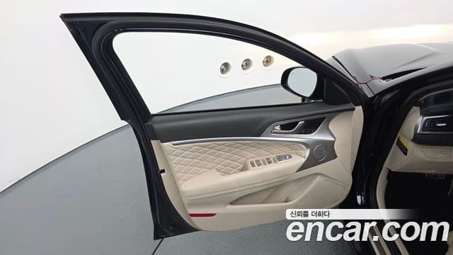 Genesis G70 2019 — Photo 28/39