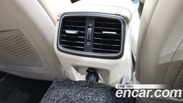 Genesis G70 2019 — Photo 26/39