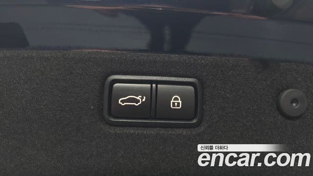 Genesis G70 2019 — Photo 21/39