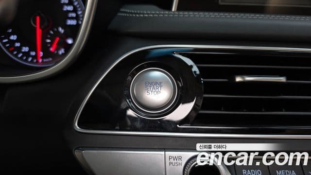 Genesis G70 2019 — Photo 9/39