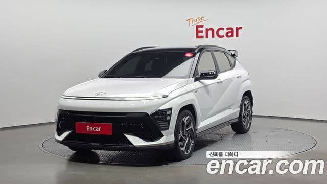 Hyundai Kona 2023 — Фото 1/20