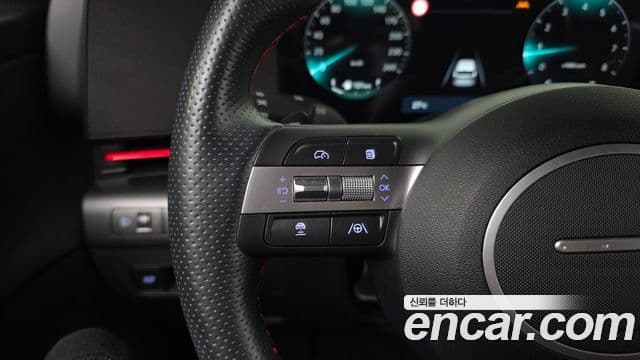Hyundai Kona 2023 — Фото 17/20
