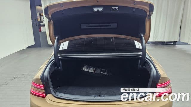 Genesis G80 2021 — Photo 28/33