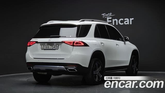 Mercedes-Benz GLE-Class 2019 — Фото 2/20