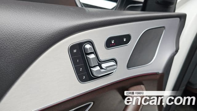 Mercedes-Benz GLE-Class 2019 — Фото 18/20