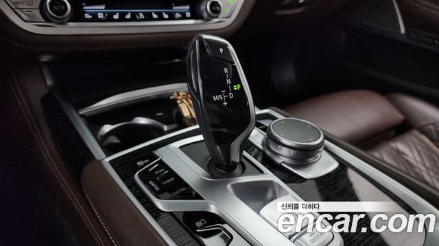 BMW 7 Series 2020 — ფოტო 9/20