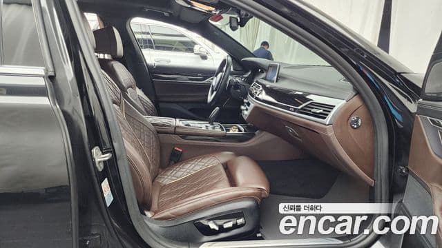 BMW 7 Series 2020 — ფოტო 11/20
