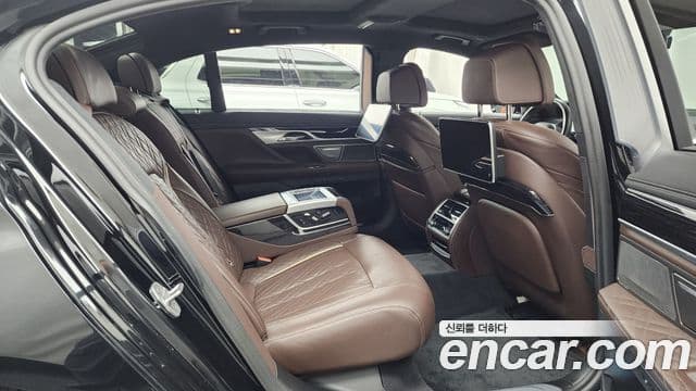 BMW 7 Series 2020 — ფოტო 12/20
