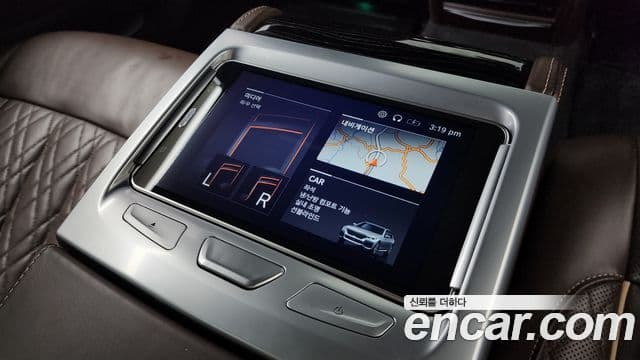 BMW 7 Series 2020 — Photo 35/36