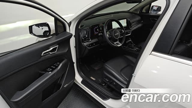 Kia Sportage 2023 — ფოტო 10/20