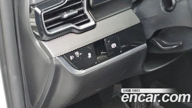 Kia Sportage 2023 — ფოტო 13/20