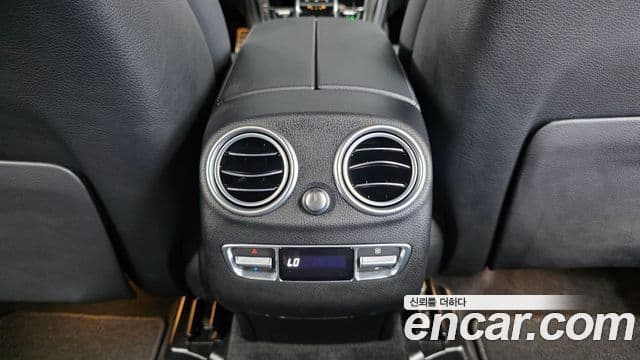 Mercedes-Benz GLC-Class 2019 — ფოტო 28/33