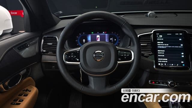 Volvo XC90 2025 — Photo 21/32