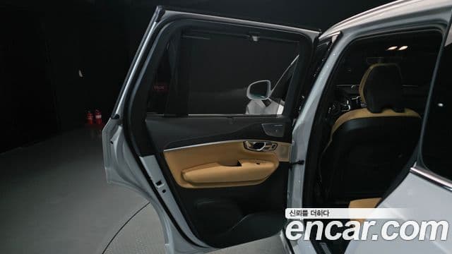 Volvo XC90 2025 — Photo 3/32