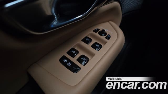 Volvo XC90 2025 — Photo 31/32