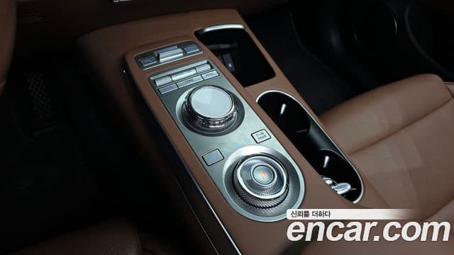 Genesis GV70 2021 — Şəkil 9/20
