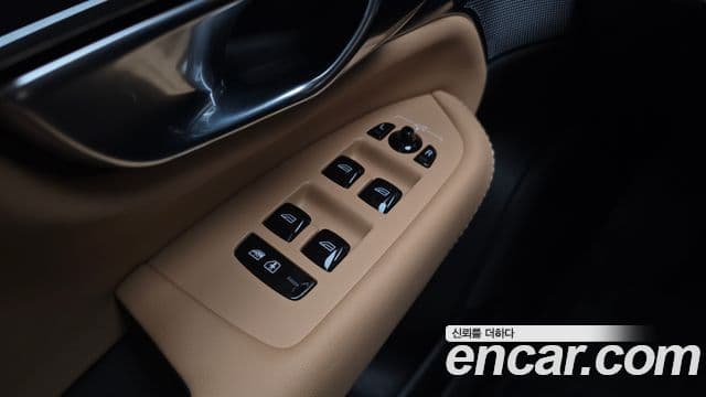 Volvo XC90 2025 — Photo 16/31