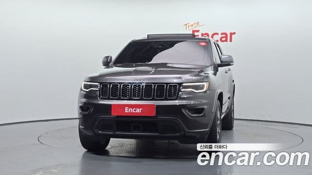 Jeep Grand Cherokee 2021 — Фото 3/20
