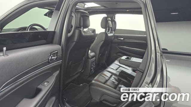 Jeep Grand Cherokee 2021 — Şəkil 12/20
